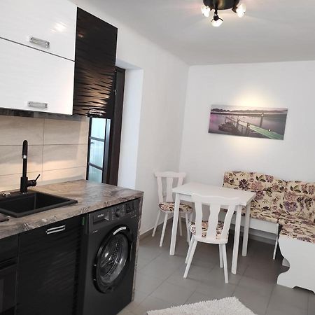 Garsoniera Cocheta Zona Coresi Mall Brašov Exteriér fotografie