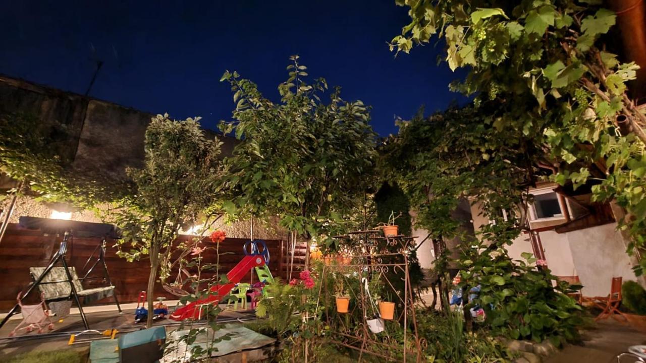Garsoniera Cocheta Zona Coresi Mall Brašov Exteriér fotografie