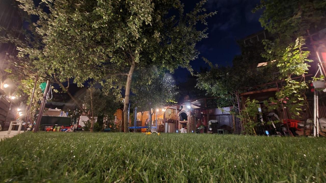 Garsoniera Cocheta Zona Coresi Mall Brašov Exteriér fotografie